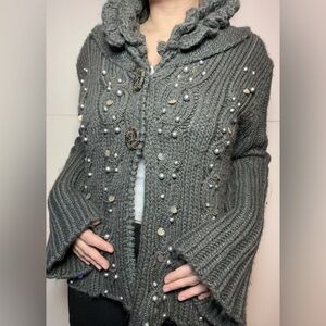 Kriss Sweden Y2K Boho Pearl Beaded Chunky Knit Cardigan • Gray Ruffle Collar • M